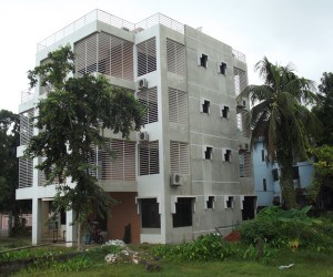 শ্রীমঙ্গল উপজেলায় ৪ তলা বিশিষ্ট আধুনিক ডাকবাংলো নির্মাণ প্রকল্পটি ২০১২-১৩ অর্থ বৎসরে শুরু হয়। প্রাক্কলিত ব্যয় - ২,১৭,৫৯,৯৪৩.০০ টাকা। ২০১৩-১৪ অর্থ বৎসর পর্যন্ত ২১০.০০ লক্ষ টাকা বরাদ্দ পাওয়া গিয়েছে। বতর্মানে কাজ চলমান।  